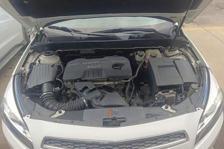 Used Chevrolet Malibu 2014 2.0L Automatic Comfort Edition Engine Bay