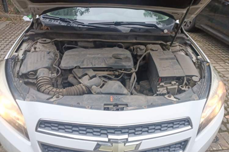 Used Chevrolet Malibu 2014 2.0L Automatic Comfort Edition Engine Bay