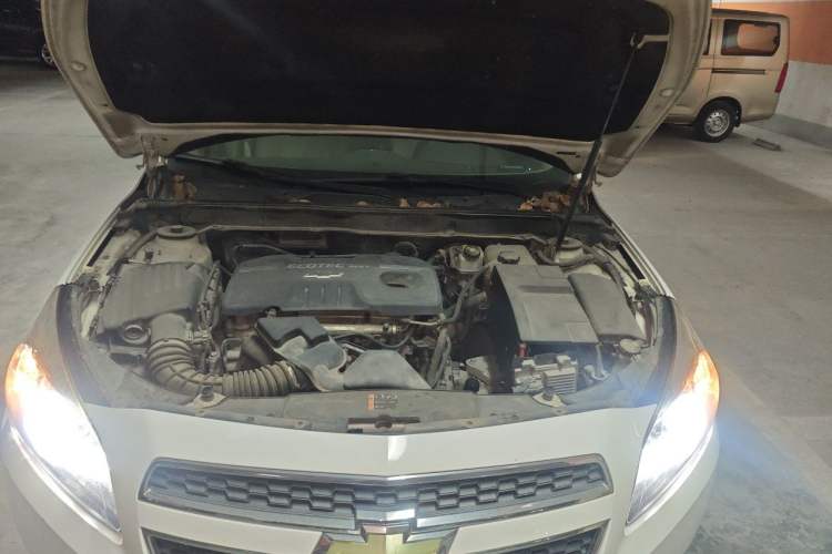 Used Chevrolet Malibu 2014 2.0L Automatic Comfort Edition Engine Bay