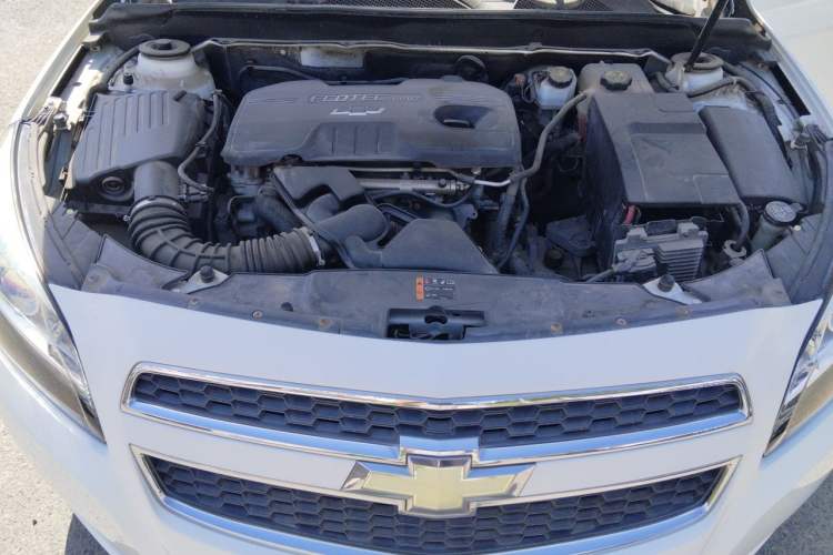 Used Chevrolet Malibu 2014 2.0L Automatic Comfort Edition Engine Bay