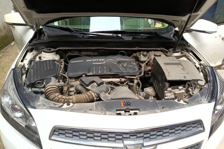 Used Chevrolet Malibu 2014 2.0L Automatic Comfort Edition Engine Bay