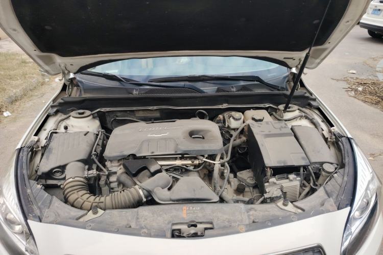 Used Chevrolet Malibu 2014 2.0L Automatic Comfort Edition Engine Bay