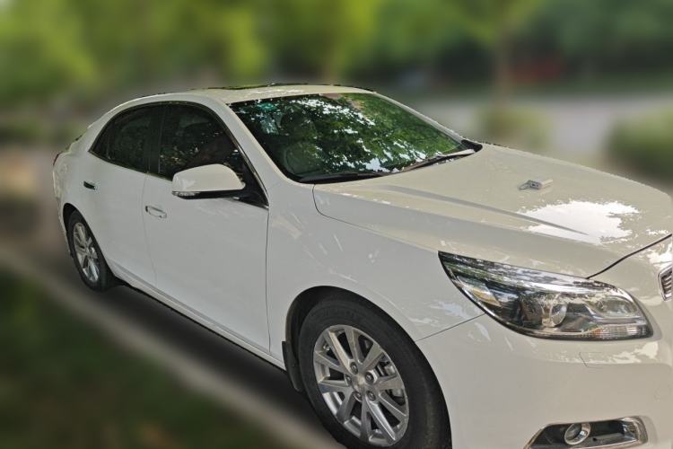 Used Chevrolet Malibu 2014 2.4L Automatic Luxury Edition Front Right 45 Deg