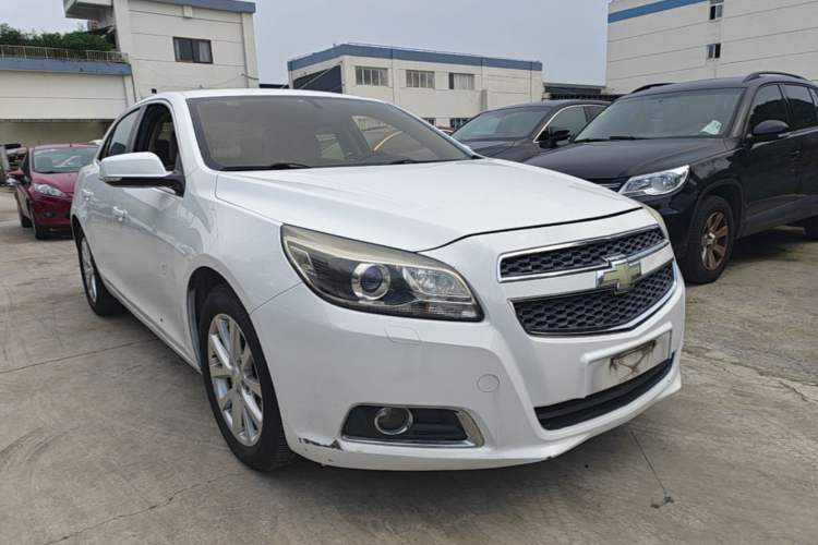 Used Chevrolet Malibu 2014 2.4L Automatic Luxury Edition Front Right 45 Deg