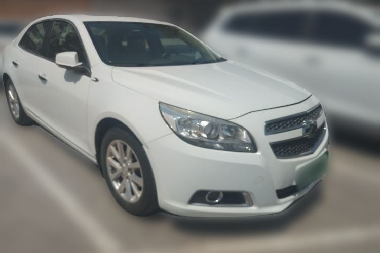 Used Chevrolet Malibu 2014 2.4L Automatic Luxury Edition Front Right 45 Deg