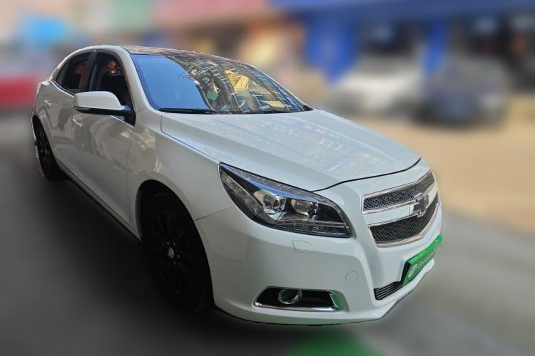 Used Chevrolet Malibu 2014 2.4L Automatic Luxury Edition Front Right 45 Deg