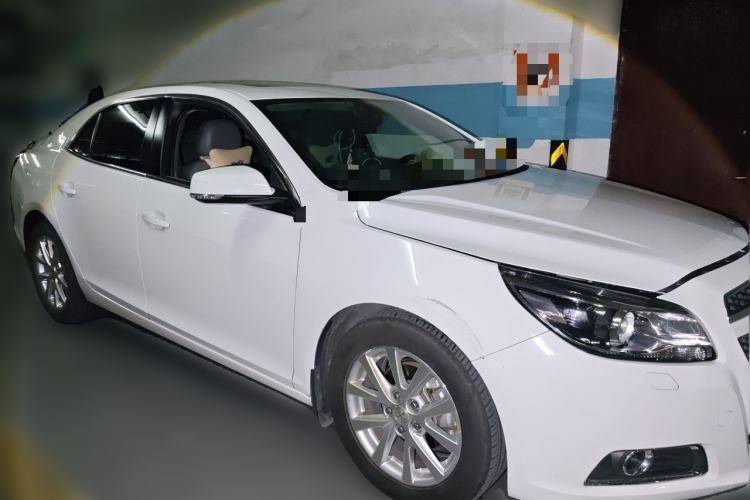 Used Chevrolet Malibu 2014 2.0L Automatic Luxury Edition Front Right 45 Deg