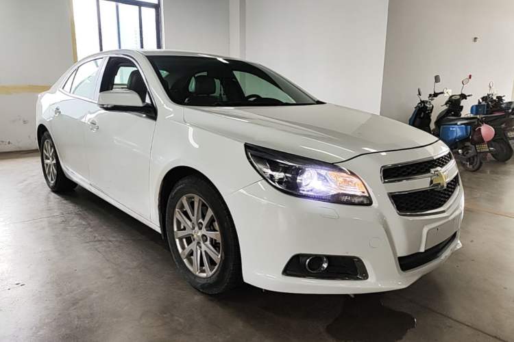 Used Chevrolet Malibu 2014 2.0L Automatic Luxury Edition Front Right 45 Deg
