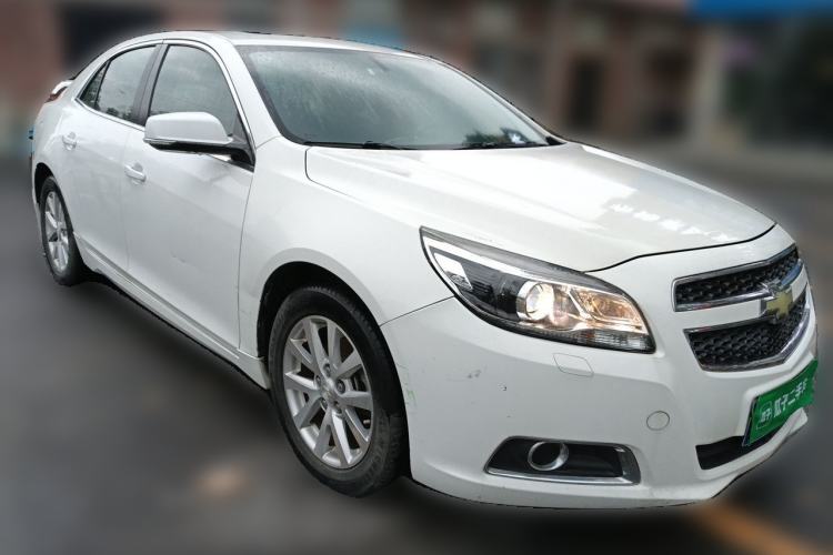 Used Chevrolet Malibu 2014 2.4L Automatic Luxury Edition Front Right 45 Deg