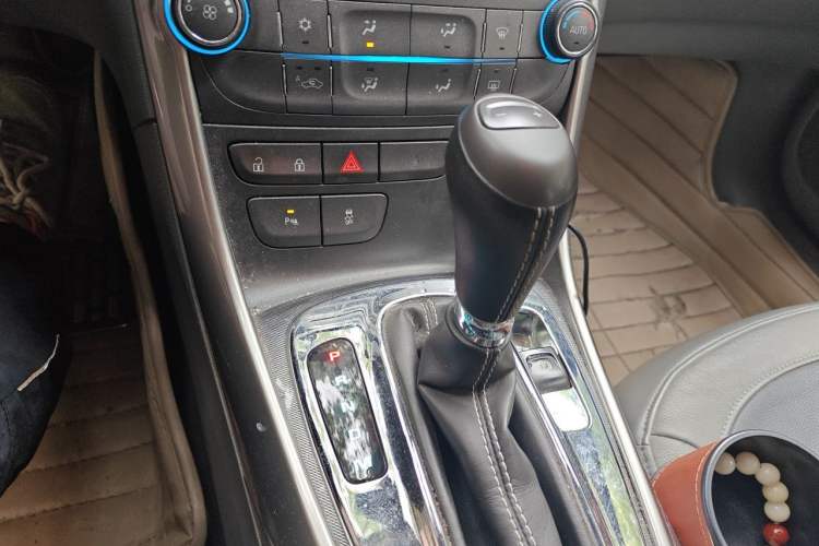 Used Chevrolet Malibu 2014 2.4L Automatic Luxury Edition Gear Lever