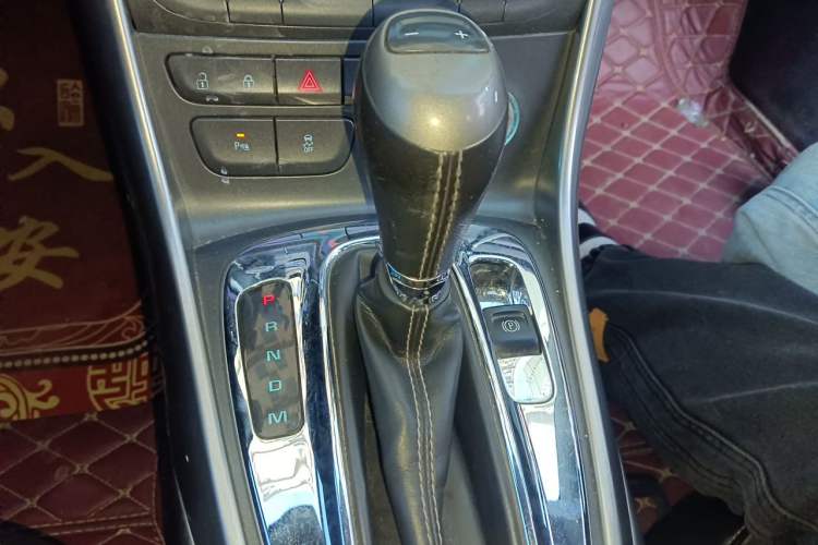 Used Chevrolet Malibu 2014 1.6T Automatic Comfort Edition Gear Lever