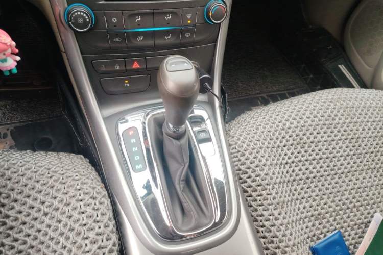 Used Chevrolet Malibu 2014 2.0L Automatic Comfort Edition Gear Lever