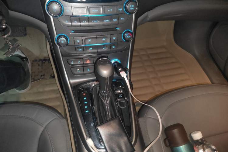 Used Chevrolet Malibu 2014 2.0L Automatic Luxury Edition Gear Lever