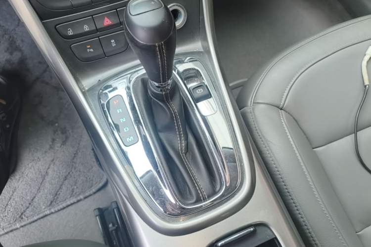 Used Chevrolet Malibu 2014 2.0L Automatic Luxury Edition Gear Lever