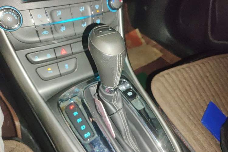 Used Chevrolet Malibu 2014 1.6T Automatic Comfort Edition Gear Lever