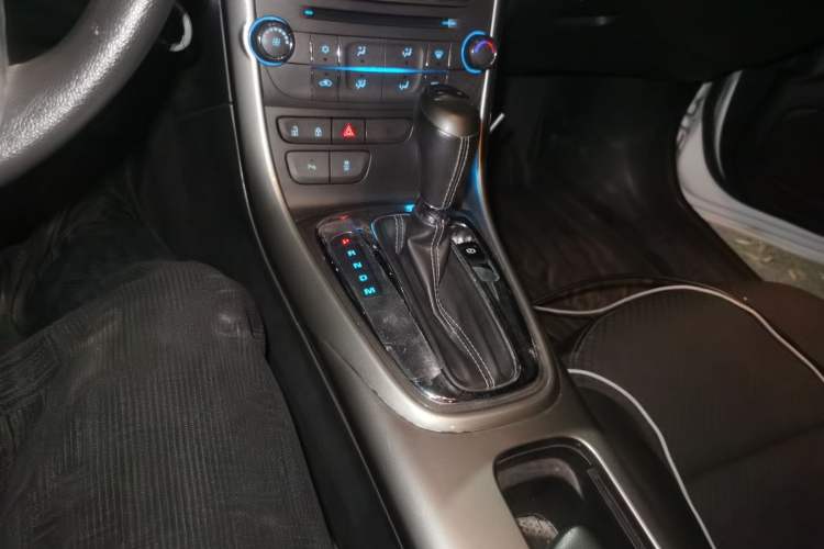 Used Chevrolet Malibu 2014 1.6T Automatic Comfort Edition Gear Lever