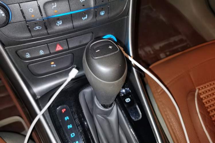 Used Chevrolet Malibu 2014 2.0L Automatic Comfort Edition Gear Lever
