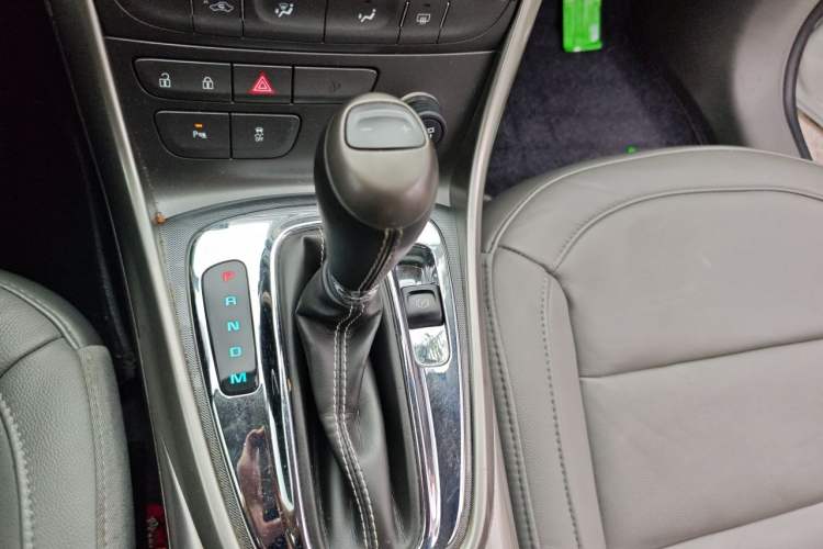 Used Chevrolet Malibu 2014 2.0L Automatic Luxury Edition Gear Lever