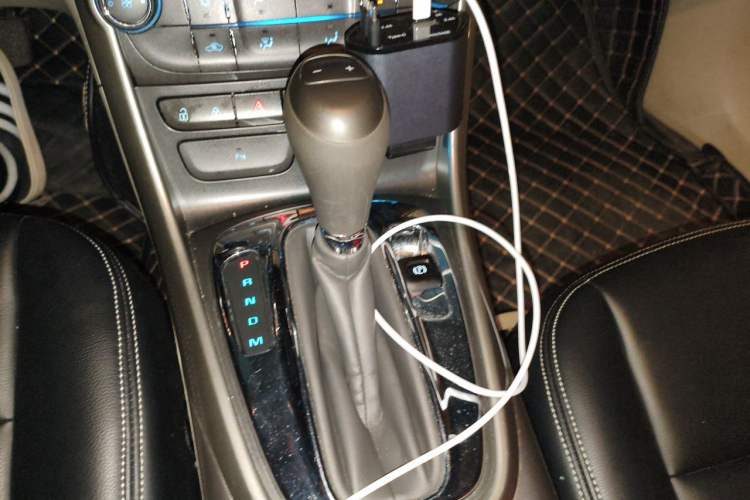 Used Chevrolet Malibu 2014 2.0L Automatic Comfort Edition Gear Lever