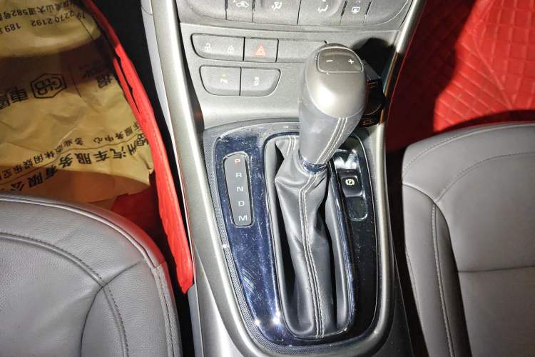 Used Chevrolet Malibu 2014 2.0L Automatic Comfort Edition Gear Lever