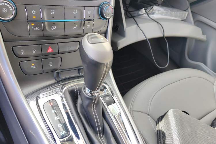 Used Chevrolet Malibu 2014 2.0L Automatic Luxury Edition Gear Lever