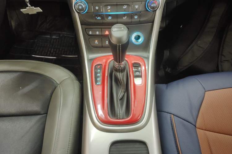 Used Chevrolet Malibu 2014 2.0L Automatic Luxury Edition Gear Lever