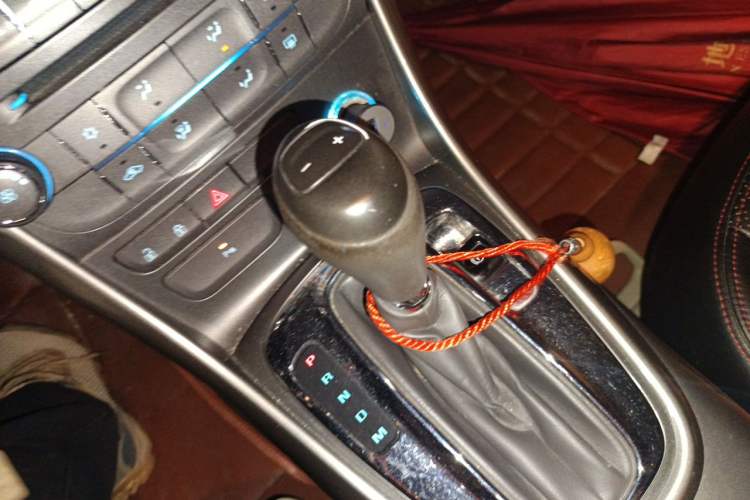 Used Chevrolet Malibu 2014 2.0L Automatic Comfort Edition Gear Lever