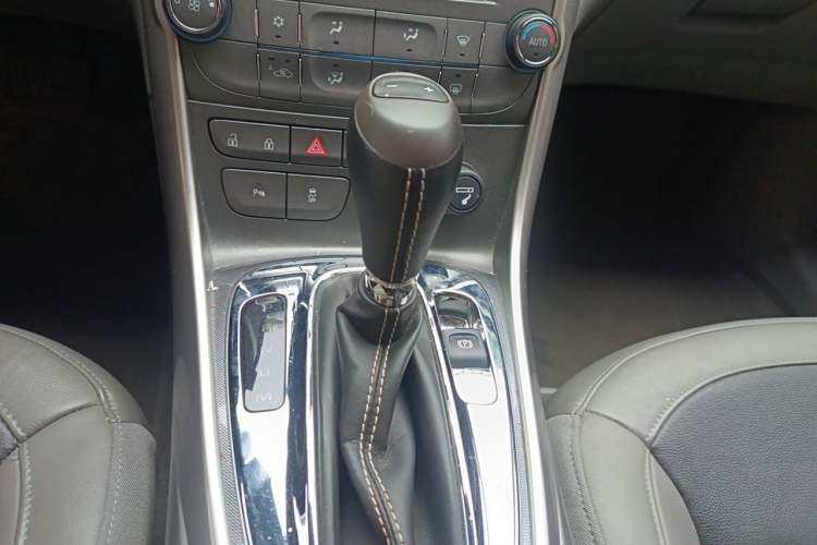 Used Chevrolet Malibu 2014 2.0L Automatic Luxury Edition Gear Lever
