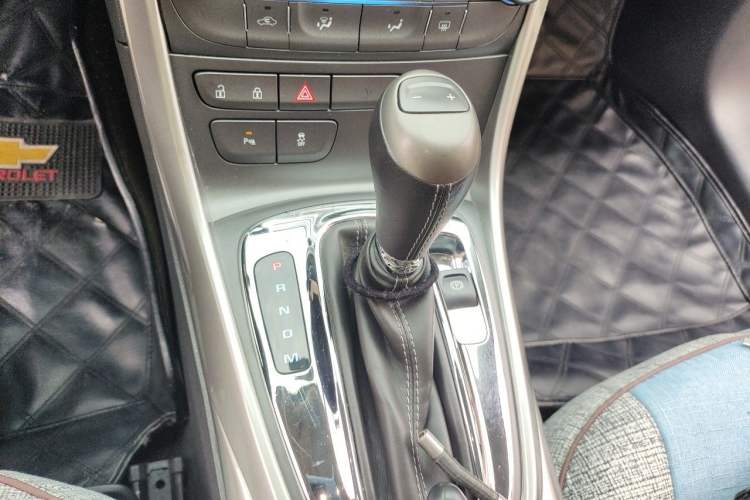 Used Chevrolet Malibu 2014 1.6T Automatic Comfort Edition Gear Lever
