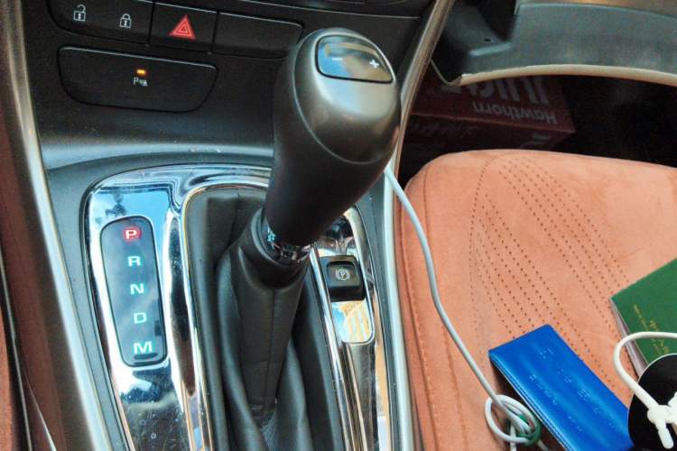 Used Chevrolet Malibu 2014 2.0L Automatic Comfort Edition Gear Lever
