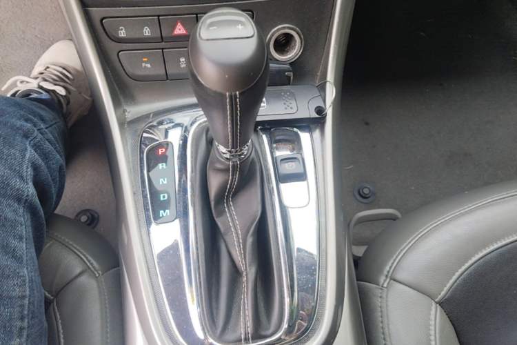 Used Chevrolet Malibu 2014 2.0L Automatic Luxury Edition Gear Lever