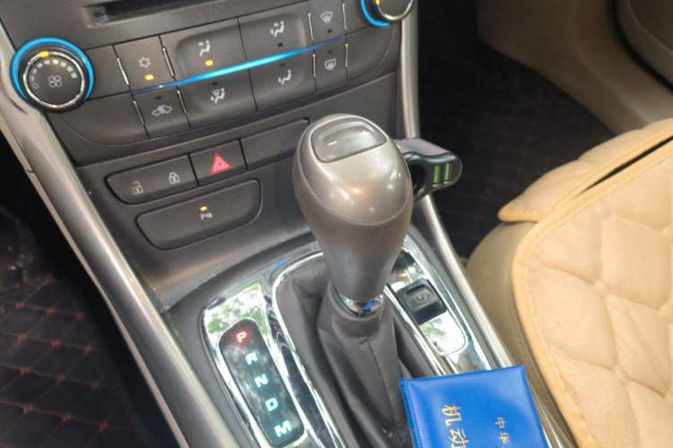 Used Chevrolet Malibu 2014 2.0L Automatic Comfort Edition Gear Lever