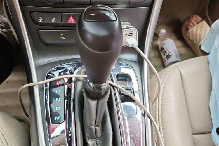 Used Chevrolet Malibu 2014 2.0L Automatic Comfort Edition Gear Lever