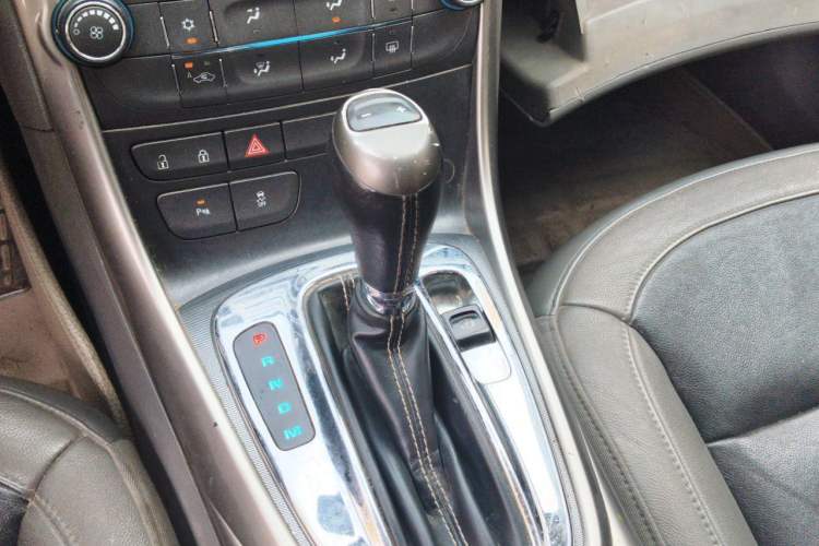 Used Chevrolet Malibu 2014 2.0L Automatic Luxury Edition Gear Lever