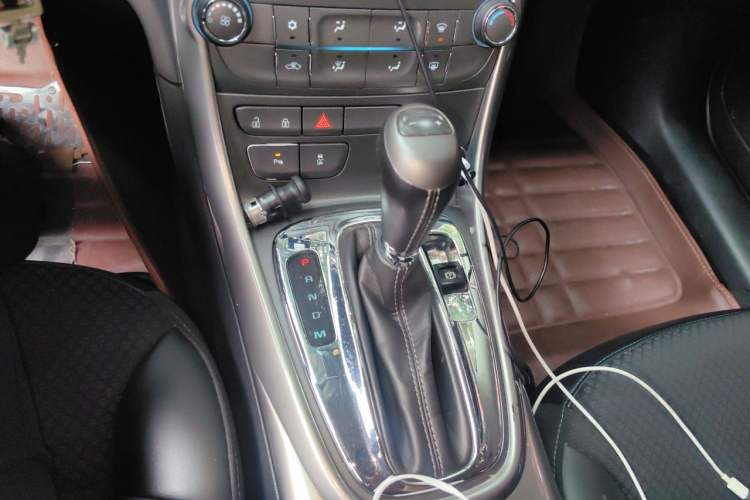 Used Chevrolet Malibu 2014 1.6T Automatic Comfort Edition Gear Lever