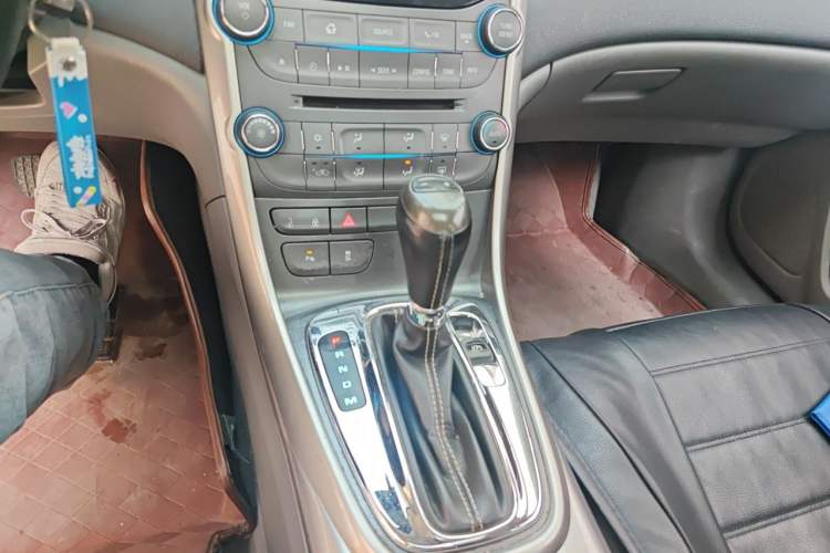 Used Chevrolet Malibu 2014 2.0L Automatic Luxury Edition Gear Lever