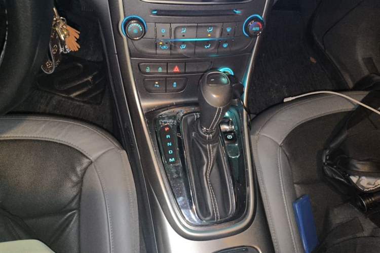 Used Chevrolet Malibu 2014 2.0L Automatic Luxury Edition Gear Lever