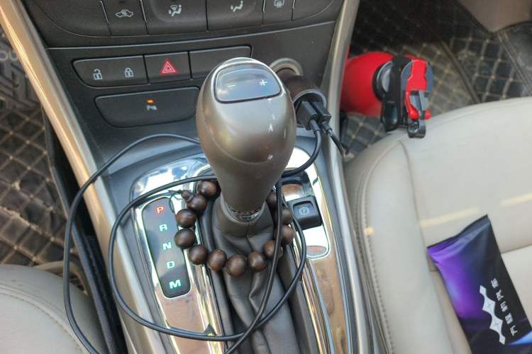 Used Chevrolet Malibu 2014 2.0L Automatic Comfort Edition Gear Lever