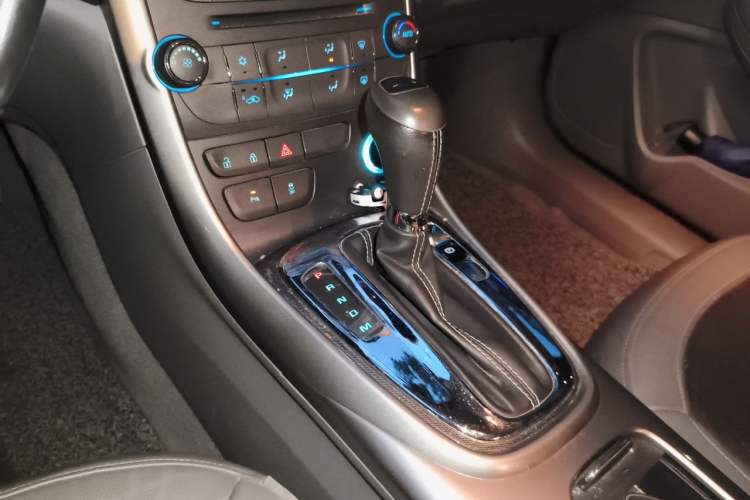 Used Chevrolet Malibu 2014 2.0L Automatic Luxury Edition Gear Lever