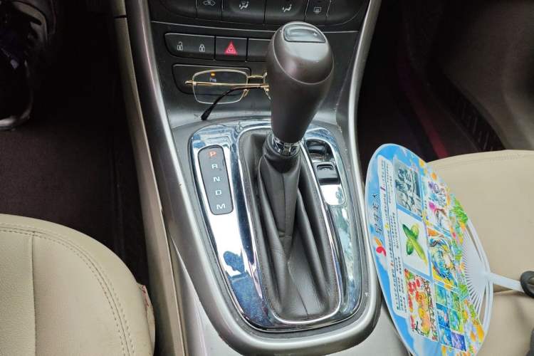 Used Chevrolet Malibu 2014 2.0L Automatic Comfort Edition Gear Lever