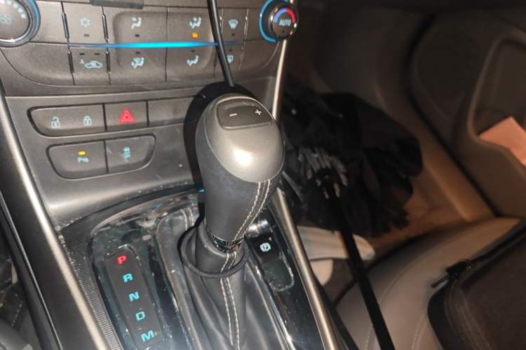 Used Chevrolet Malibu 2014 2.0L Automatic Luxury Edition Gear Lever