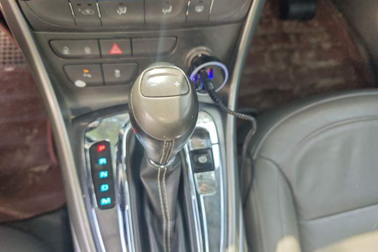 Used Chevrolet Malibu 2014 2.0L Automatic Luxury Edition Gear Lever