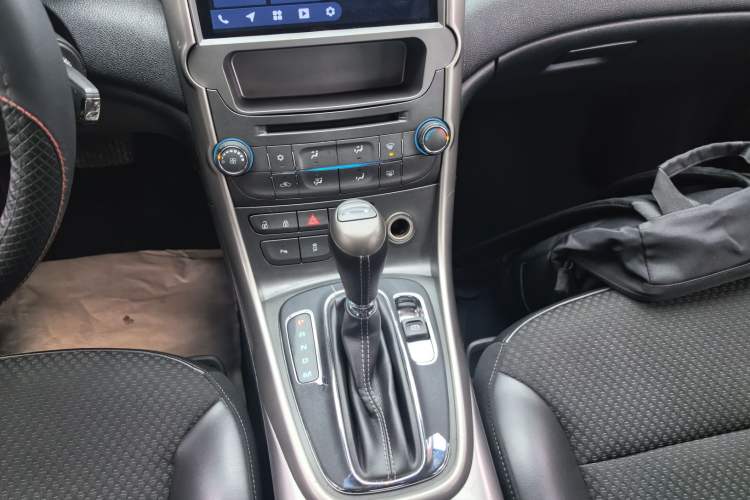 Used Chevrolet Malibu 2014 1.6T Automatic Comfort Edition Gear Lever
