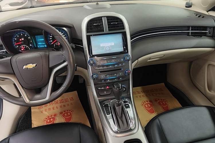 Used Chevrolet Malibu 2014 2.0L Automatic Comfort Edition Gear Lever