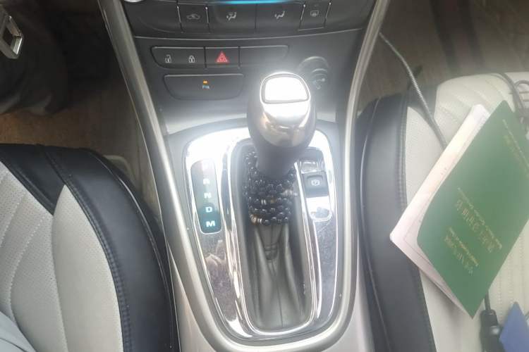 Used Chevrolet Malibu 2014 2.0L Automatic Comfort Edition Gear Lever