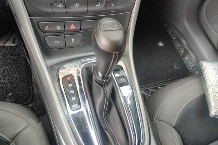 Used Chevrolet Malibu 2014 2.0L Automatic Luxury Edition Gear Lever