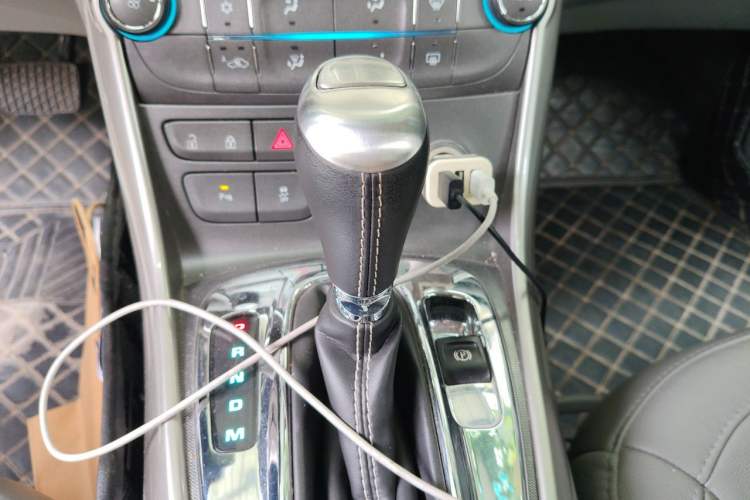 Used Chevrolet Malibu 2014 2.0L Automatic Luxury Edition Gear Lever