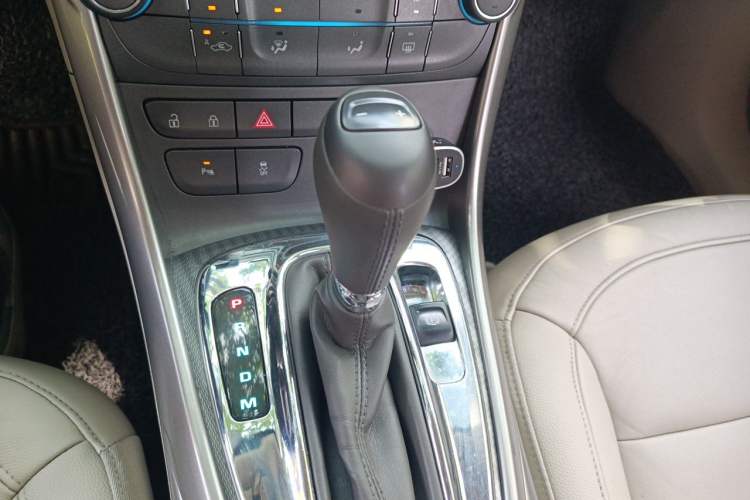 Used Chevrolet Malibu 2014 2.0L Automatic Luxury Edition Gear Lever