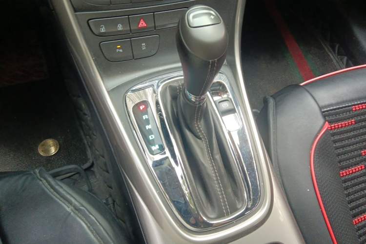 Used Chevrolet Malibu 2014 1.6T Automatic Comfort Edition Gear Lever