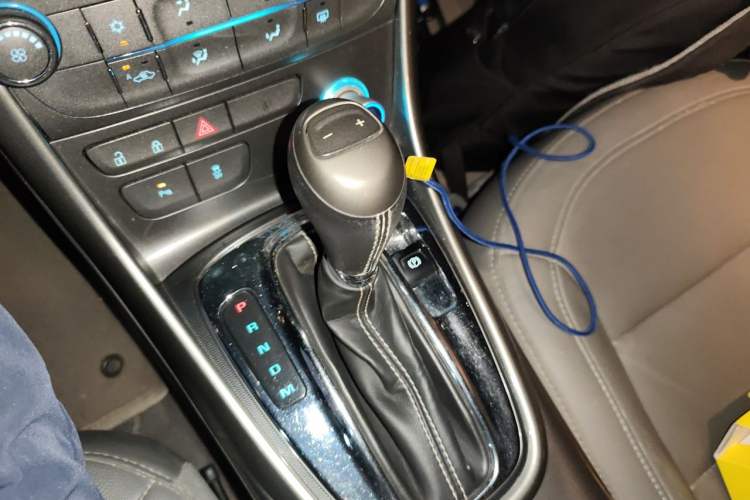 Used Chevrolet Malibu 2014 2.0L Automatic Luxury Edition Gear Lever